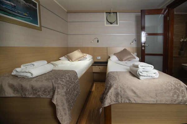 APT Travelmarvel Princess Eleganza CAT E.jpg